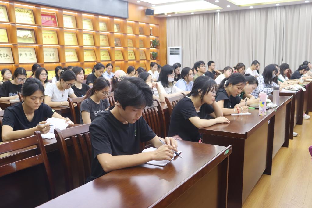 17B93 明升体育88